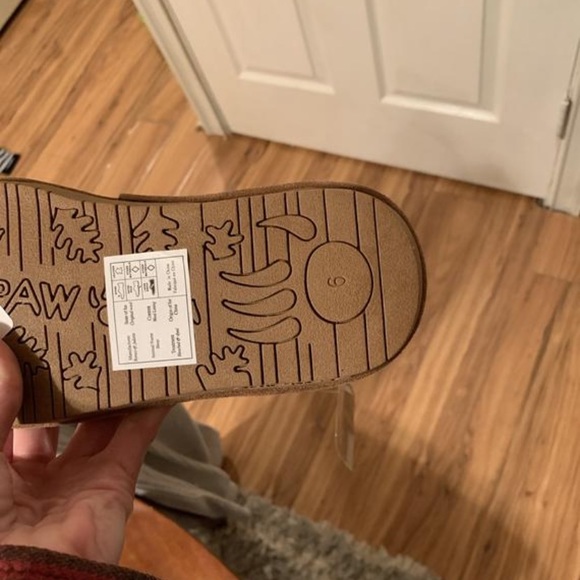 COPY - Bearpaw boots - Picture 2 of 5